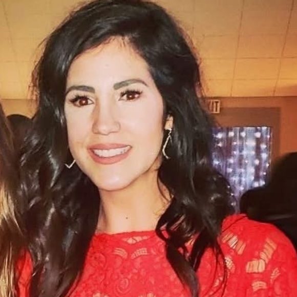 Meet your Posher, Brittany - Picture 2 of 4